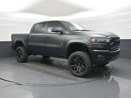 Diamond Black Crystal Pearlcoat 2026 RAM 1500 Big Horn/Lone Star