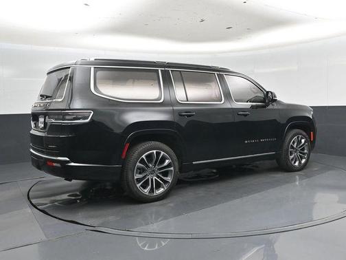 Diamond Black Crystal Pearlcoat 2024 Jeep Grand Wagoneer Series III 4x4