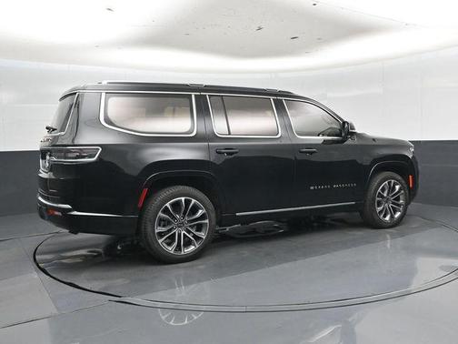 Diamond Black Crystal Pearlcoat 2024 Jeep Grand Wagoneer Series III 4x4