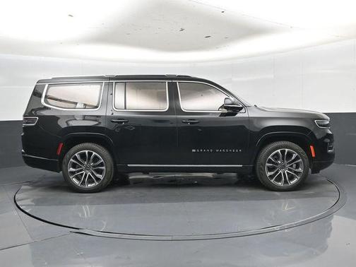 Diamond Black Crystal Pearlcoat 2024 Jeep Grand Wagoneer Series III 4x4