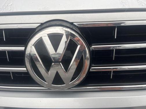 2018 Volkswagen Passat 2.0T R-Line