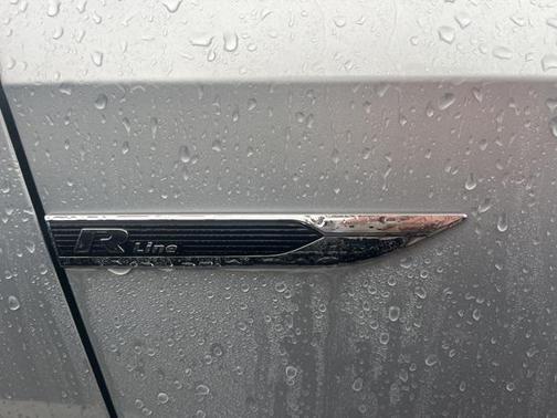 2018 Volkswagen Passat 2.0T R-Line