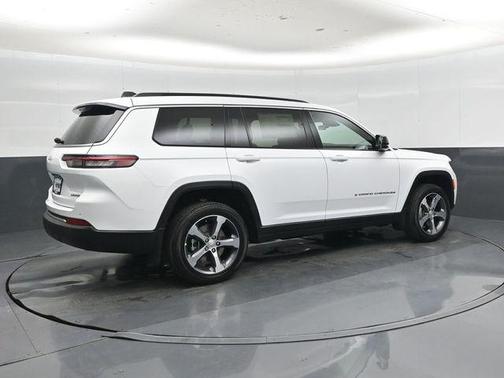 Bright White Clearcoat 2026 Jeep Grand Cherokee L Limited