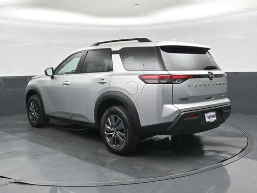 Brilliant Silver Metallic 2024 Nissan Pathfinder SV 4WD