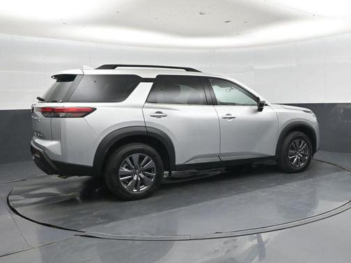 Brilliant Silver Metallic 2024 Nissan Pathfinder SV 4WD