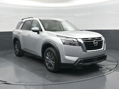 Brilliant Silver Metallic 2024 Nissan Pathfinder SV 4WD