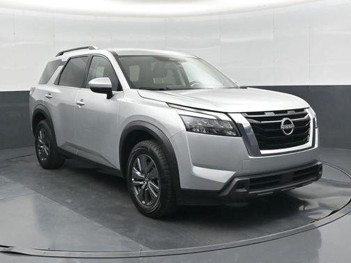 Brilliant Silver Metallic 2024 Nissan Pathfinder SV 4WD