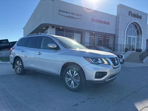 2018 Nissan Pathfinder SV