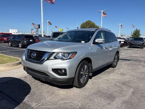 2018 Nissan Pathfinder SV