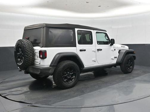 Bright White Clearcoat 2023 Jeep Wrangler Willys