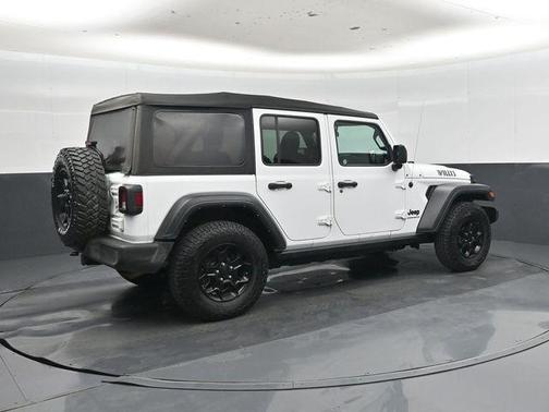 Bright White Clearcoat 2023 Jeep Wrangler Willys