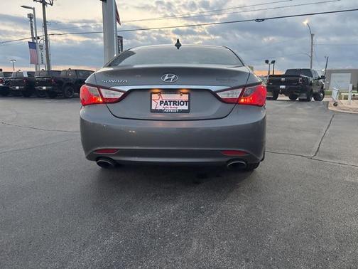 2011 Hyundai SONATA SE