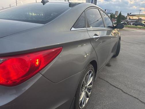 2011 Hyundai SONATA SE