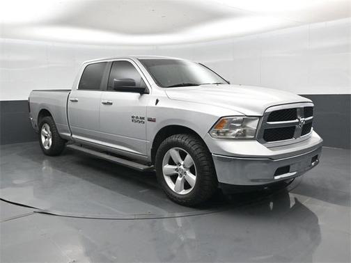 2017 RAM 1500 SLT