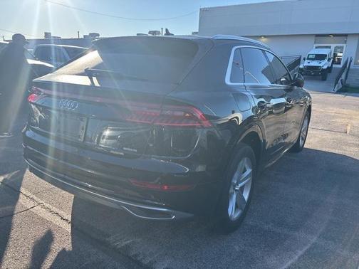 2021 Audi Q8 55 Premium