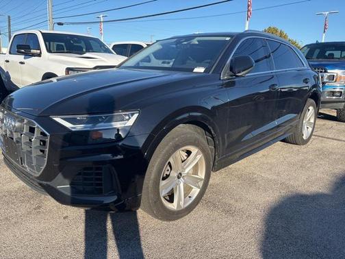 2021 Audi Q8 55 Premium