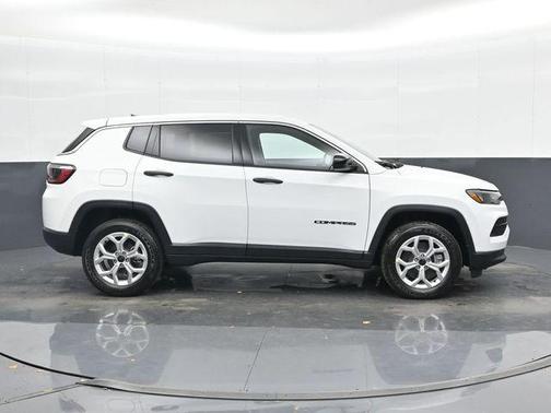 Bright White Clearcoat 2025 Jeep Compass Sport