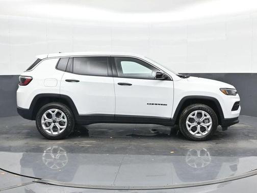 Bright White Clearcoat 2025 Jeep Compass Sport