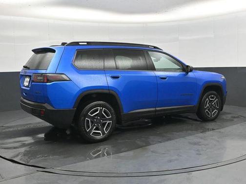 Hydro Blue Pearlcoat 2026 Jeep Cherokee Laredo 4x4
