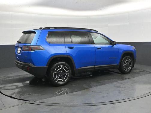 Hydro Blue Pearlcoat 2026 Jeep Cherokee Laredo 4x4