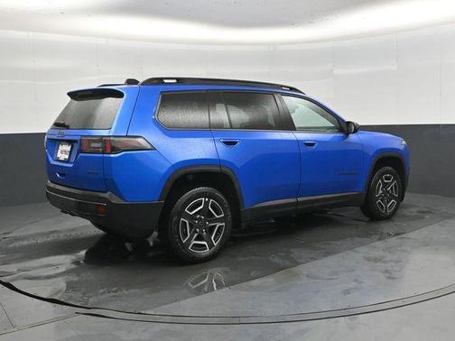 Hydro Blue Pearlcoat 2026 Jeep Cherokee Laredo 4x4