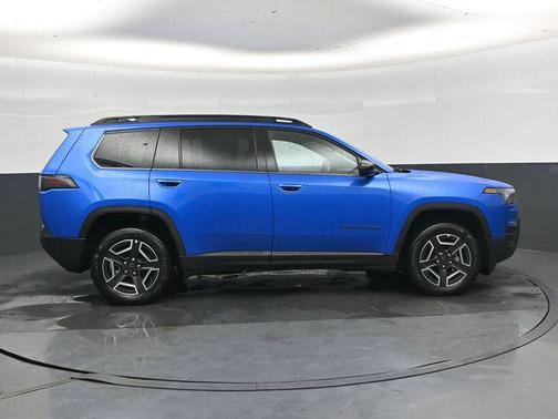 Hydro Blue Pearlcoat 2026 Jeep Cherokee Laredo 4x4