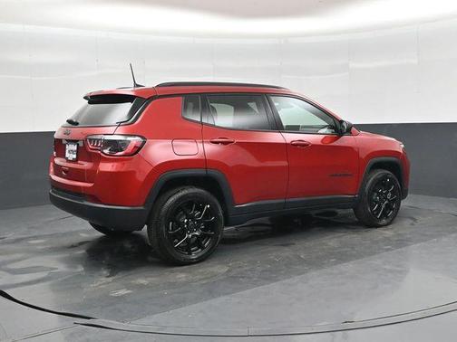 Red Hot Pearlcoat 2026 Jeep Compass Latitude