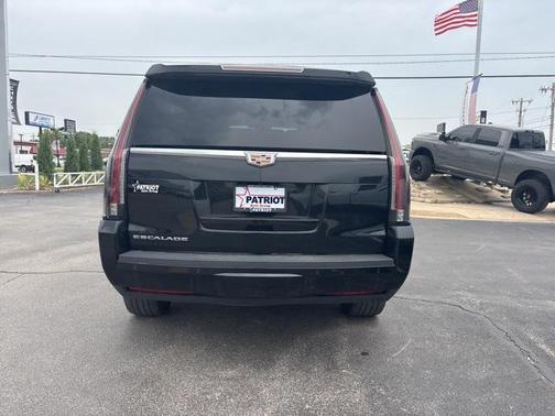 2016 Cadillac Escalade Luxury