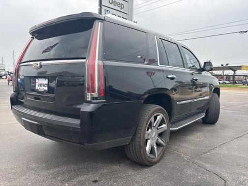 2016 Cadillac Escalade Luxury