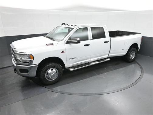 2022 RAM 3500 Tradesman Crew Cab 4x4 8' Box