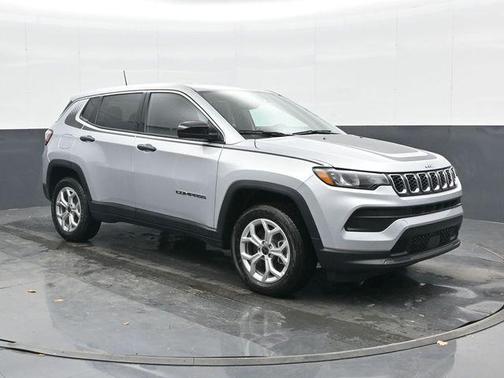 Silver Zynith Metallic Clearcoat 2025 Jeep Compass Sport