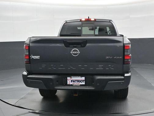 Gun Metallic 2022 Nissan Frontier SV