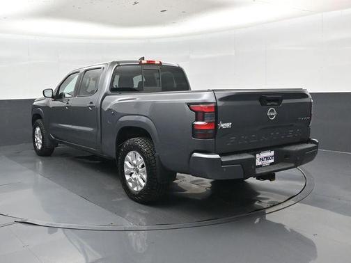 Gun Metallic 2022 Nissan Frontier SV