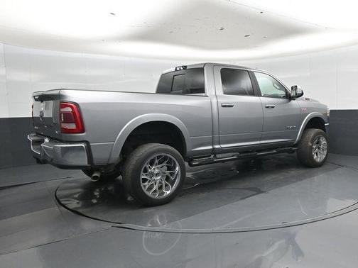Billet Silver Metallic Clearcoat 2022 RAM 2500 Laramie Crew Cab 4x4 6'4' Box