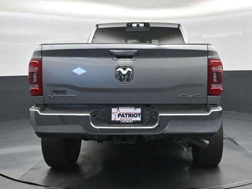 Billet Silver Metallic Clearcoat 2022 RAM 2500 Laramie Crew Cab 4x4 6'4' Box
