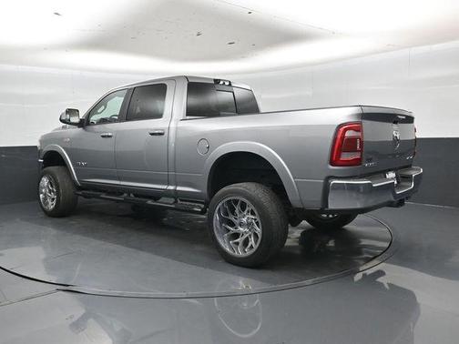 Billet Silver Metallic Clearcoat 2022 RAM 2500 Laramie Crew Cab 4x4 6'4' Box