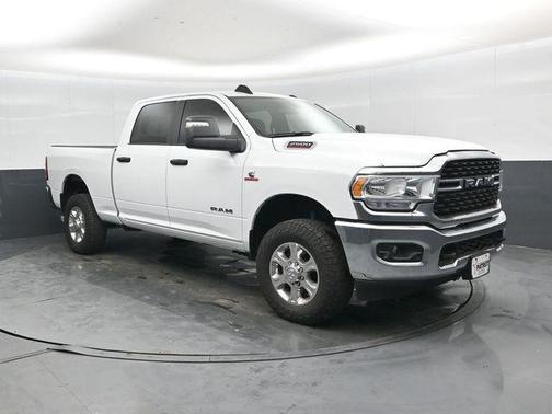Bright White Clearcoat 2024 RAM 2500 Big Horn Crew Cab 4x4 6'4' Box