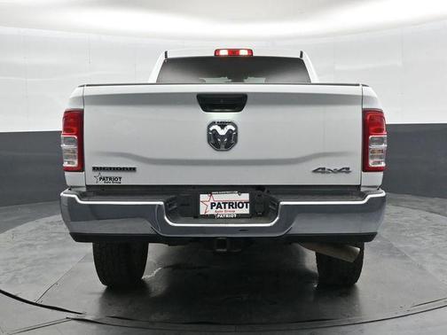 Bright White Clearcoat 2024 RAM 2500 Big Horn Crew Cab 4x4 6'4' Box