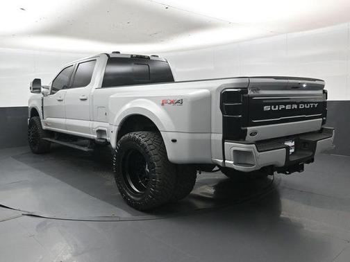 Avalanche 2025 Ford F-350 Platinum