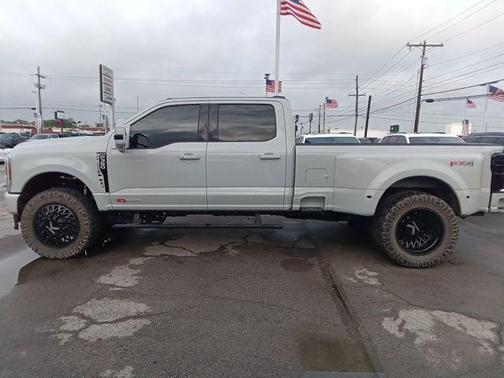 Avalanche 2025 Ford F-350 Platinum