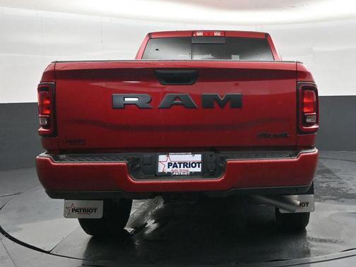 Molten Red Pearlcoat 2026 RAM 2500 Black Express Crew Cab 4x4 6'4' Box