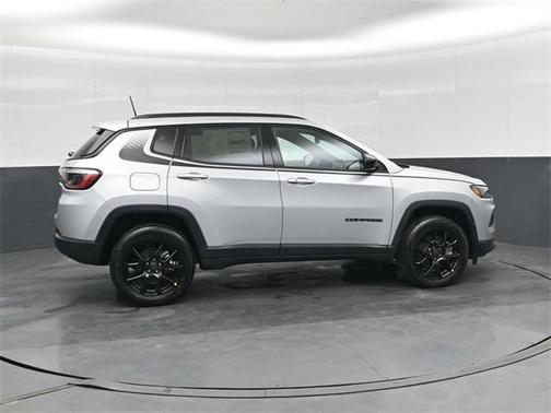 2026 Jeep Grand Cherokee Altitude