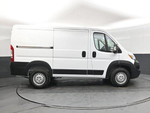 Bright White Clearcoat 2026 RAM ProMaster 1500 Low Roof