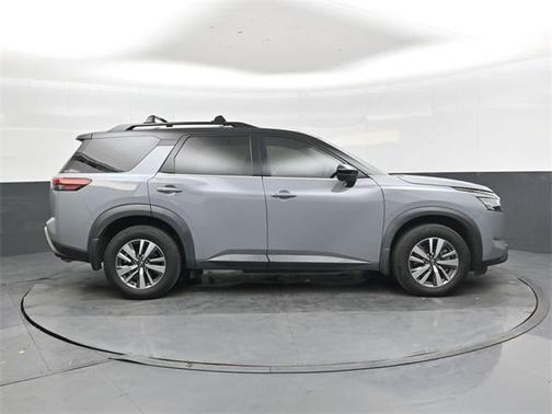 2023 Nissan Pathfinder SL 4WD