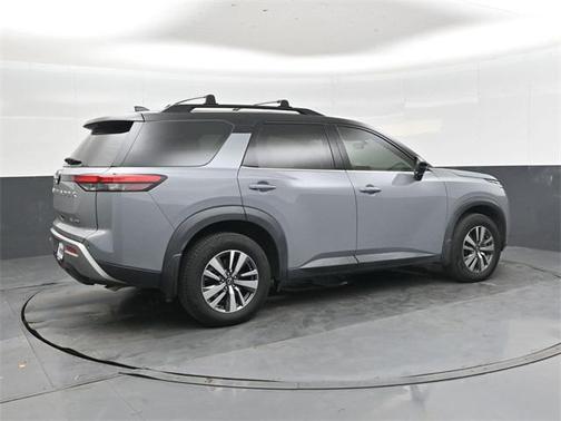 2023 Nissan Pathfinder SL 4WD