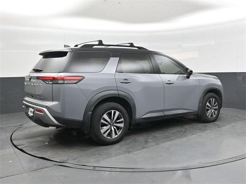 2023 Nissan Pathfinder SL 4WD