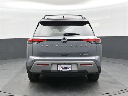 2023 Nissan Pathfinder SL 4WD