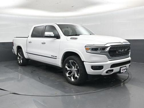 Bright White Clearcoat 2022 RAM 1500 Limited