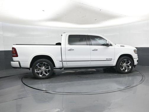 Bright White Clearcoat 2022 RAM 1500 Limited