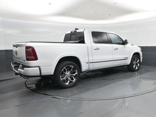 Bright White Clearcoat 2022 RAM 1500 Limited